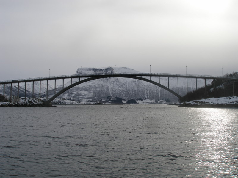 Fil:Midsundet stor bro.jpg