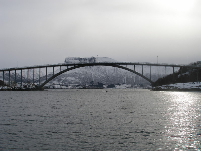 Fil:Midsundet stor bro.jpg